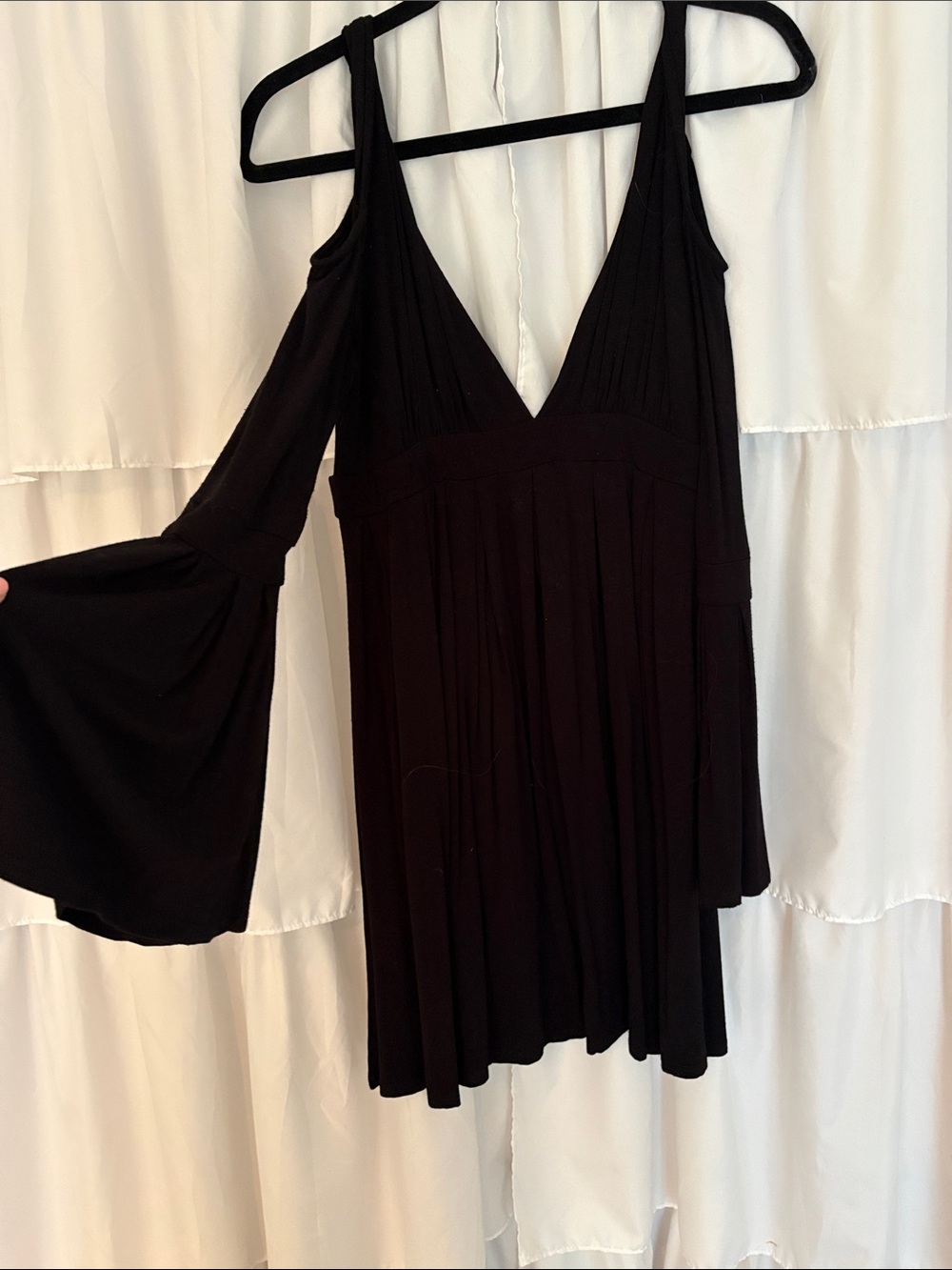 Arden B Black Cold-Shoulder V-Neck Dress